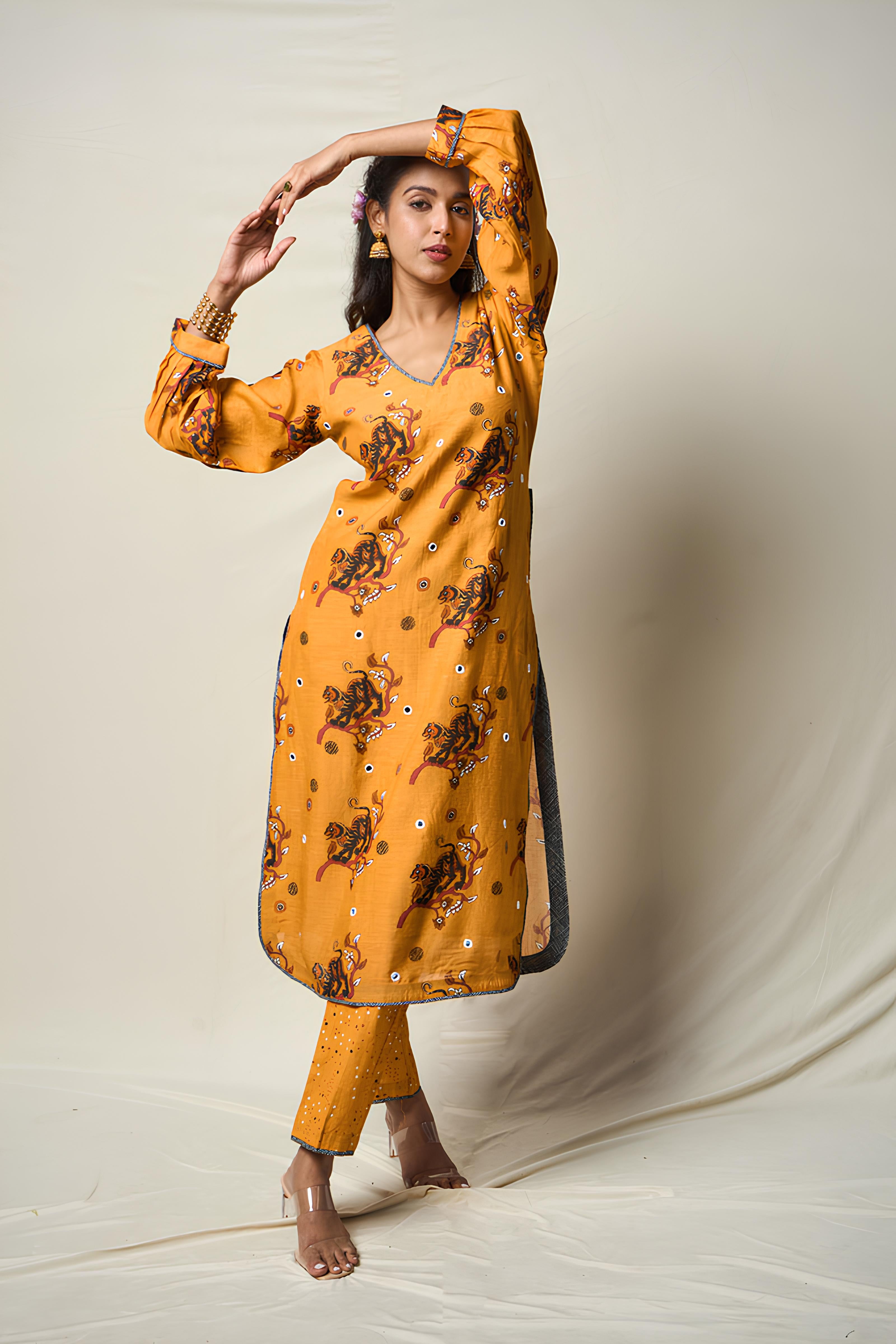 BĀGH KURTA + PANT (SET OF 2)