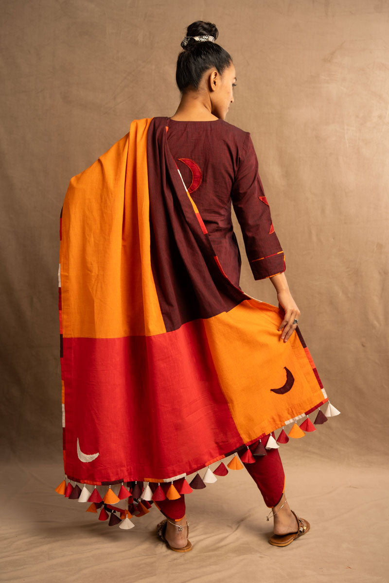 Jvalan Chandraḥ kurta + salwar + dupatta (set of 3)