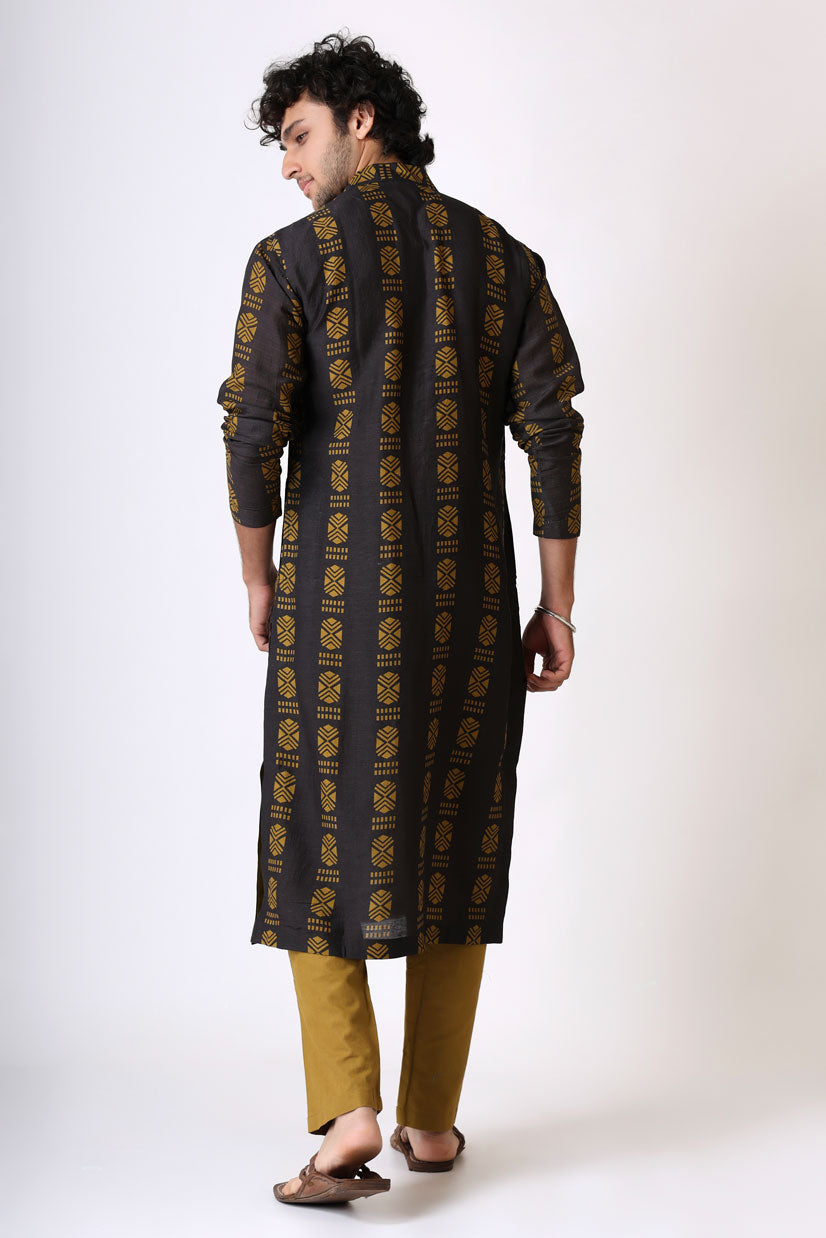 SANGHARSH BLACK BUTTI KURTA PANT SET (set of 2)