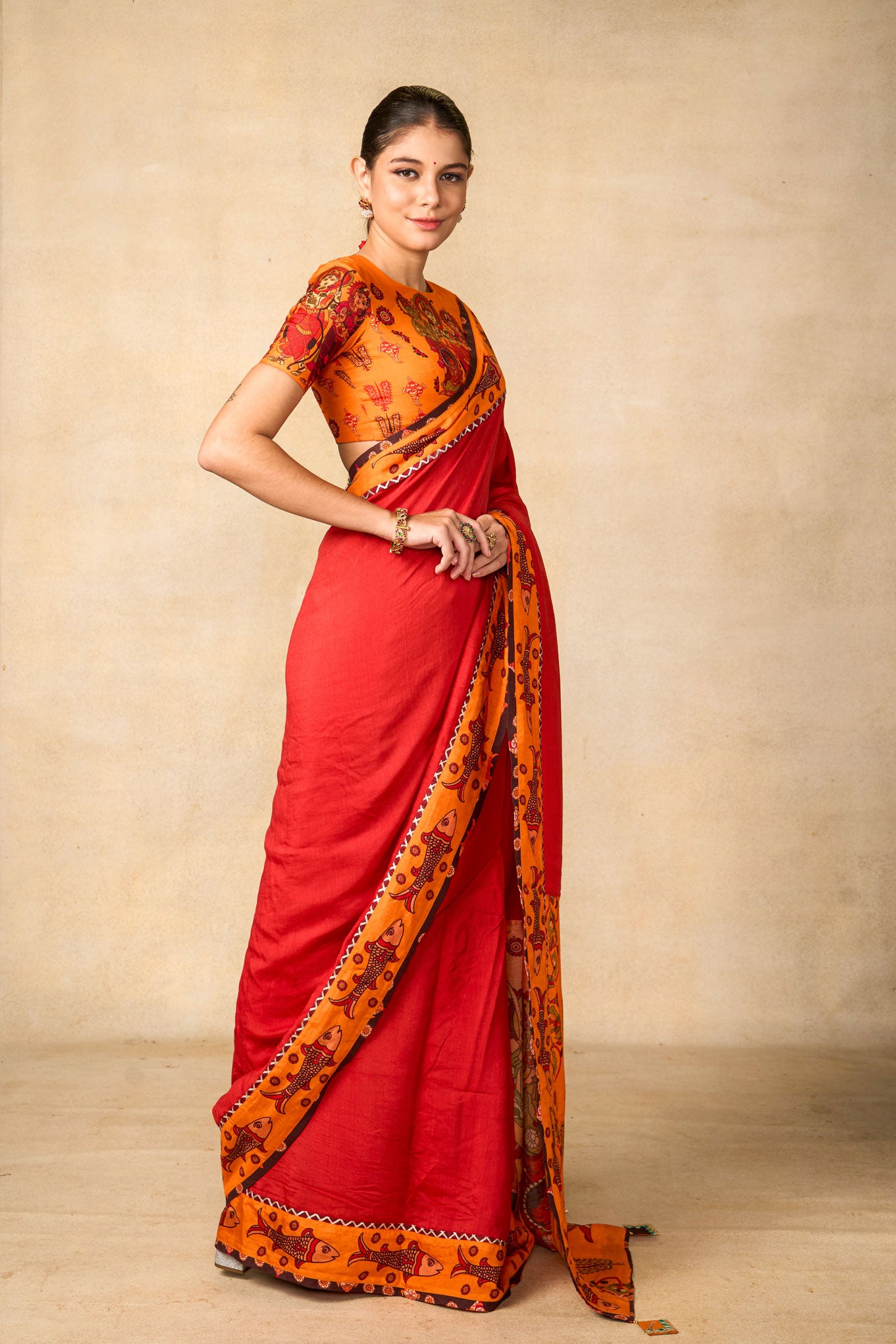 Siya Sutra red saree