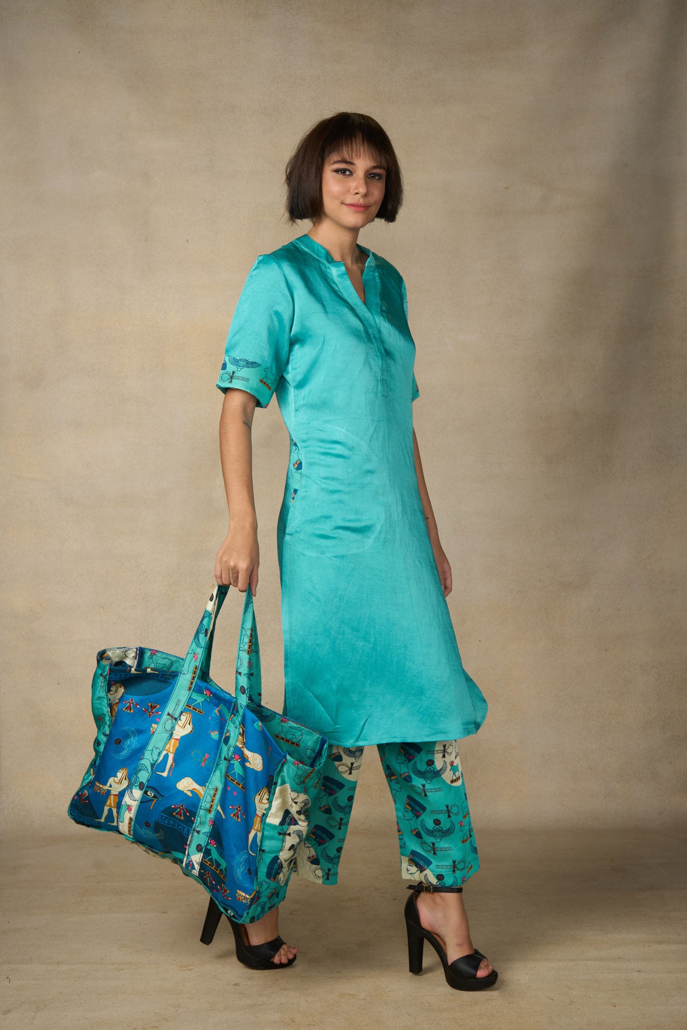 Echoes of Egypt blue bag