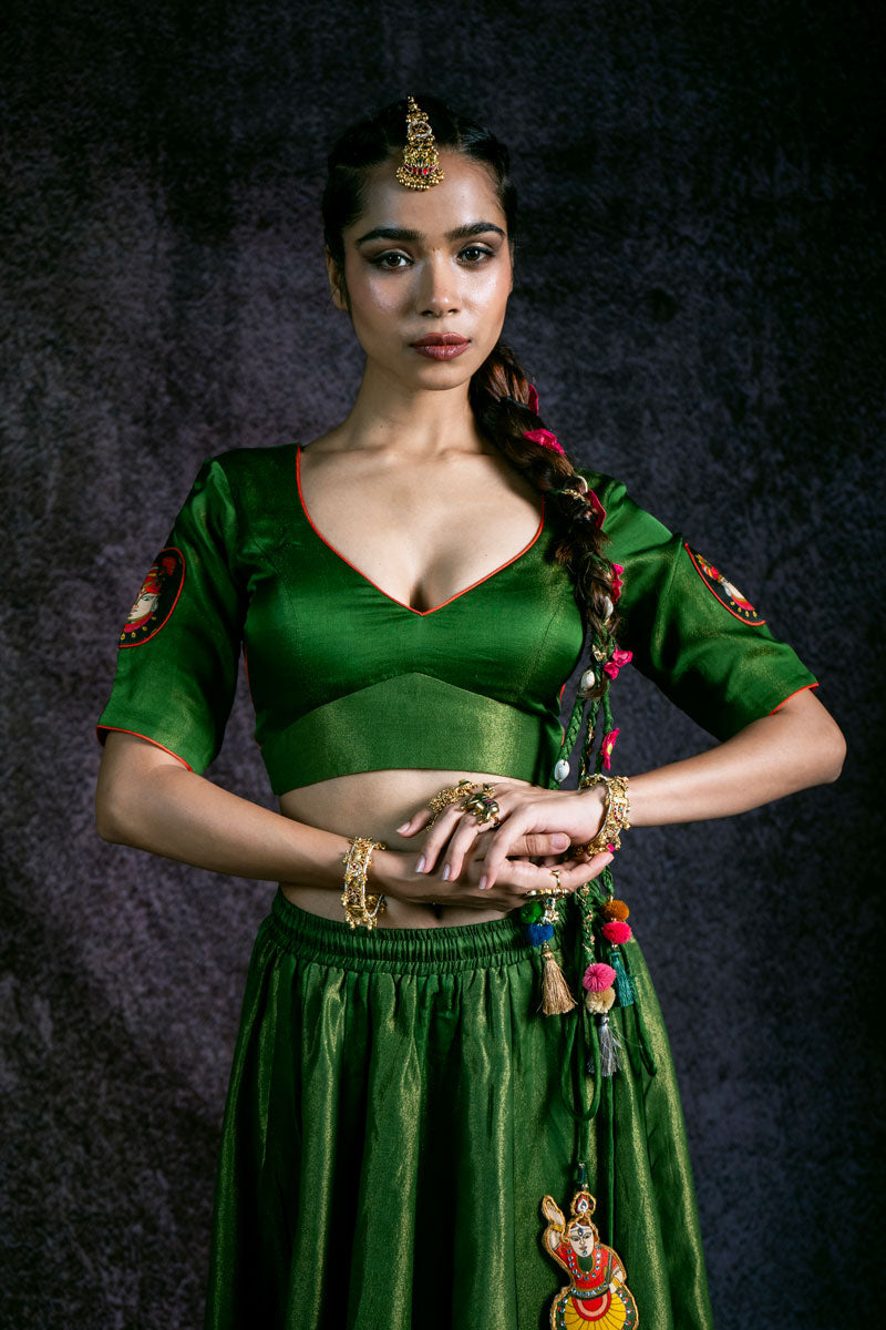 SHRINATHJI DARBAR METALLIC HARĀ LEHENGA SET ( SET OF 3 )