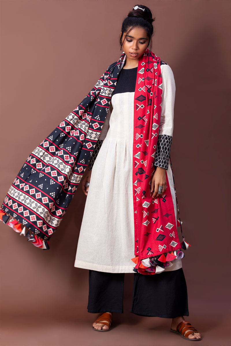 Poothkuli onyx dupatta
