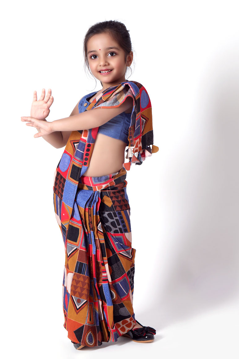 Cosmos calling saree set (girl)
