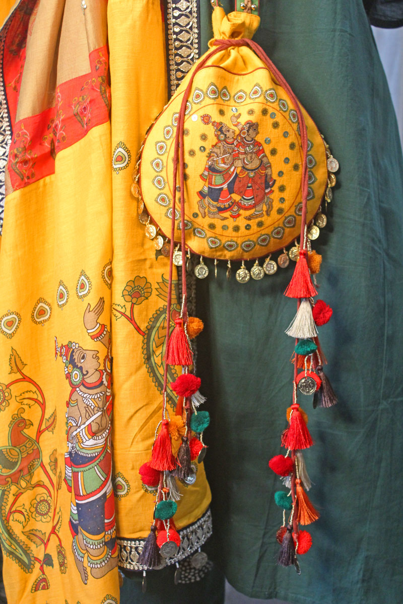 Natya Radha Krishna Potli