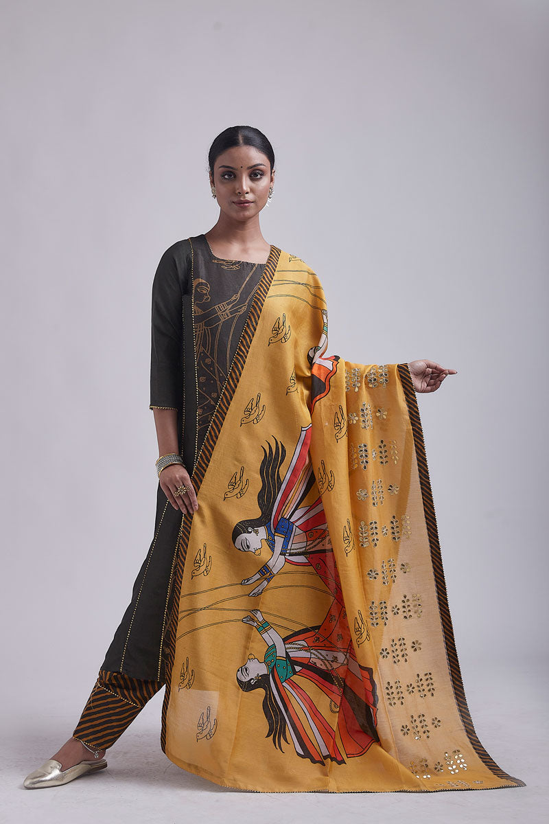 Jhoola Ochre dupatta