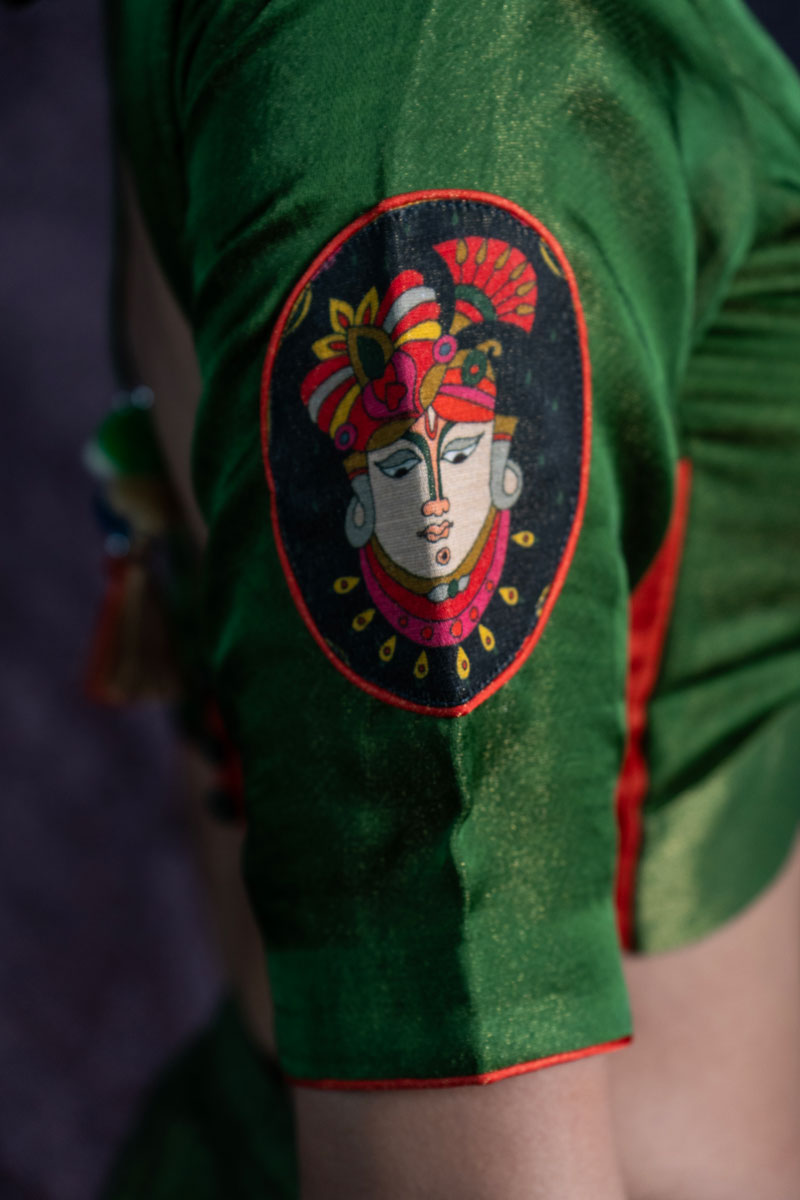 SHRINATHJI DARBAR METALLIC HARĀ LEHENGA SET ( SET OF 3 )