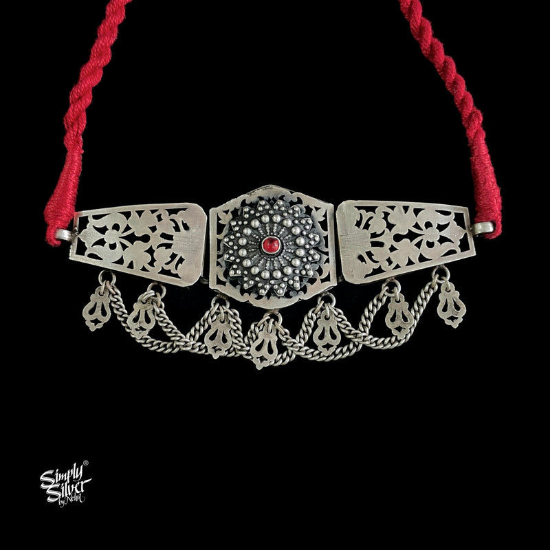 Advika Choker