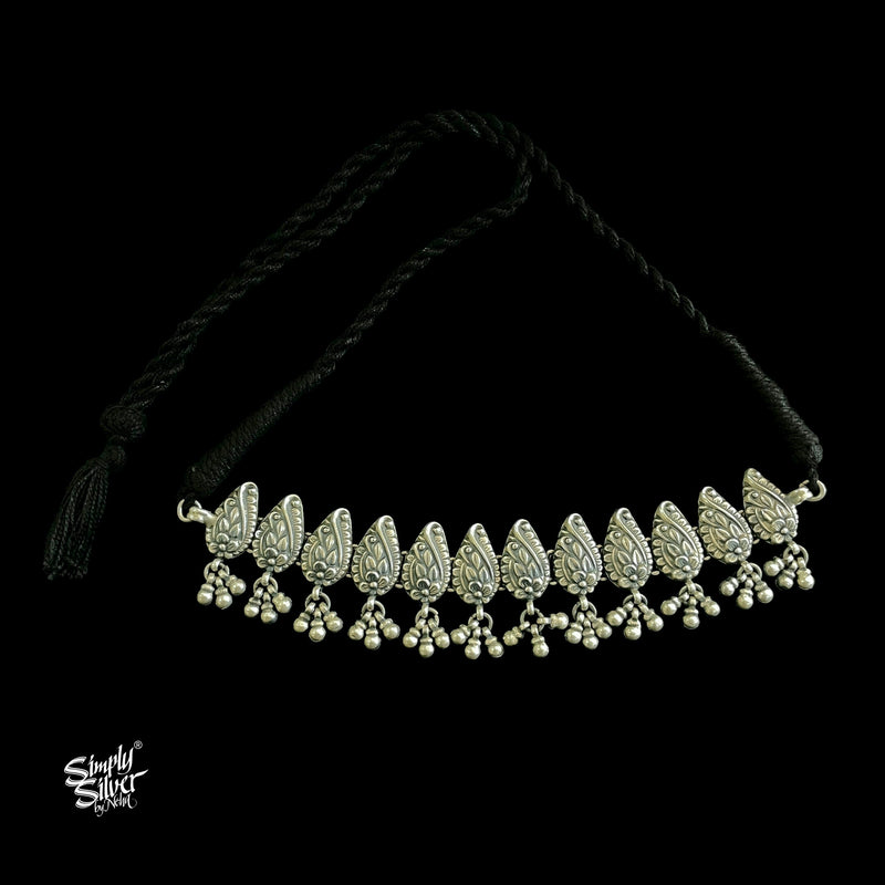 Kanthi choker neklace