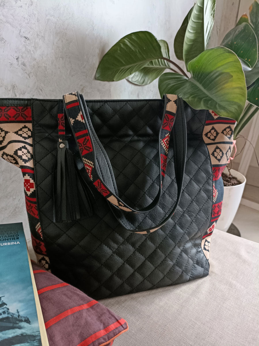 Step out tote