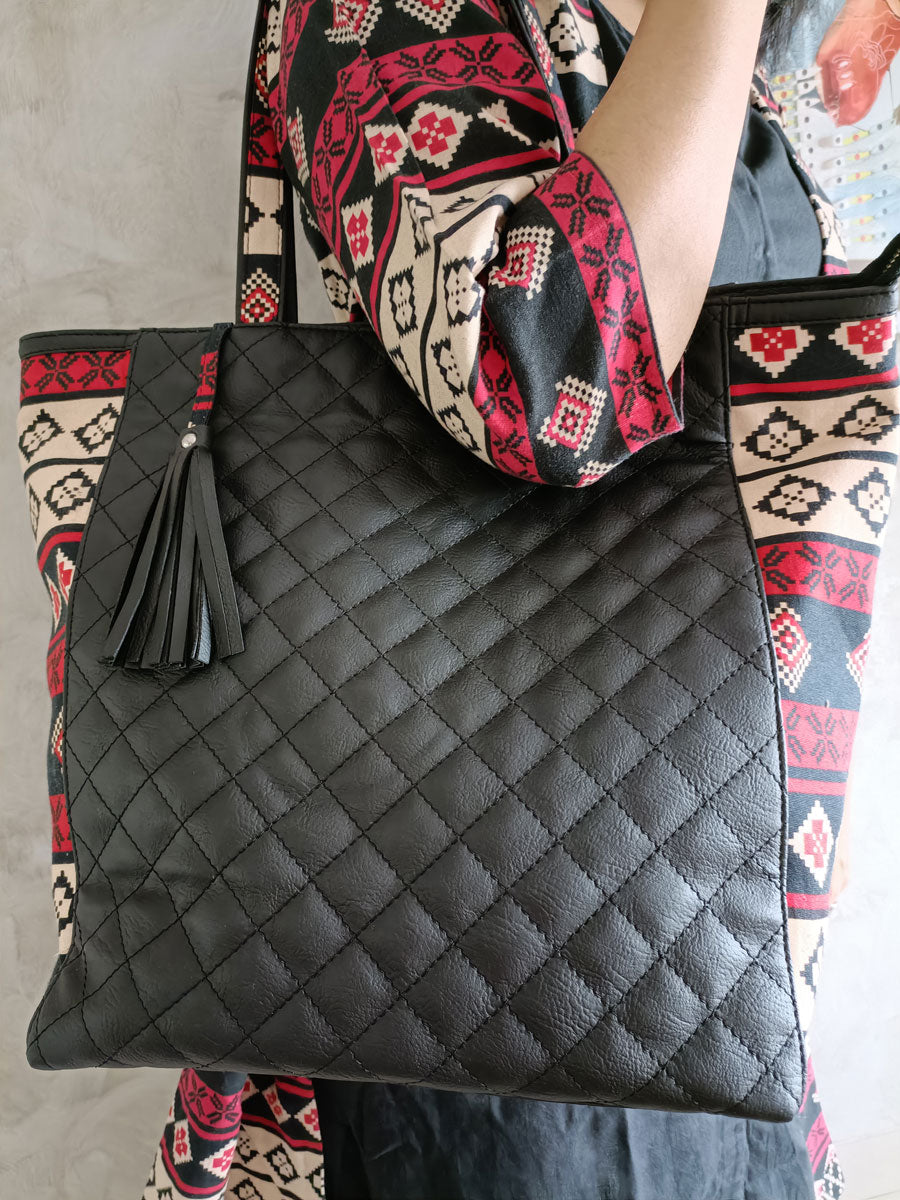 Step out tote