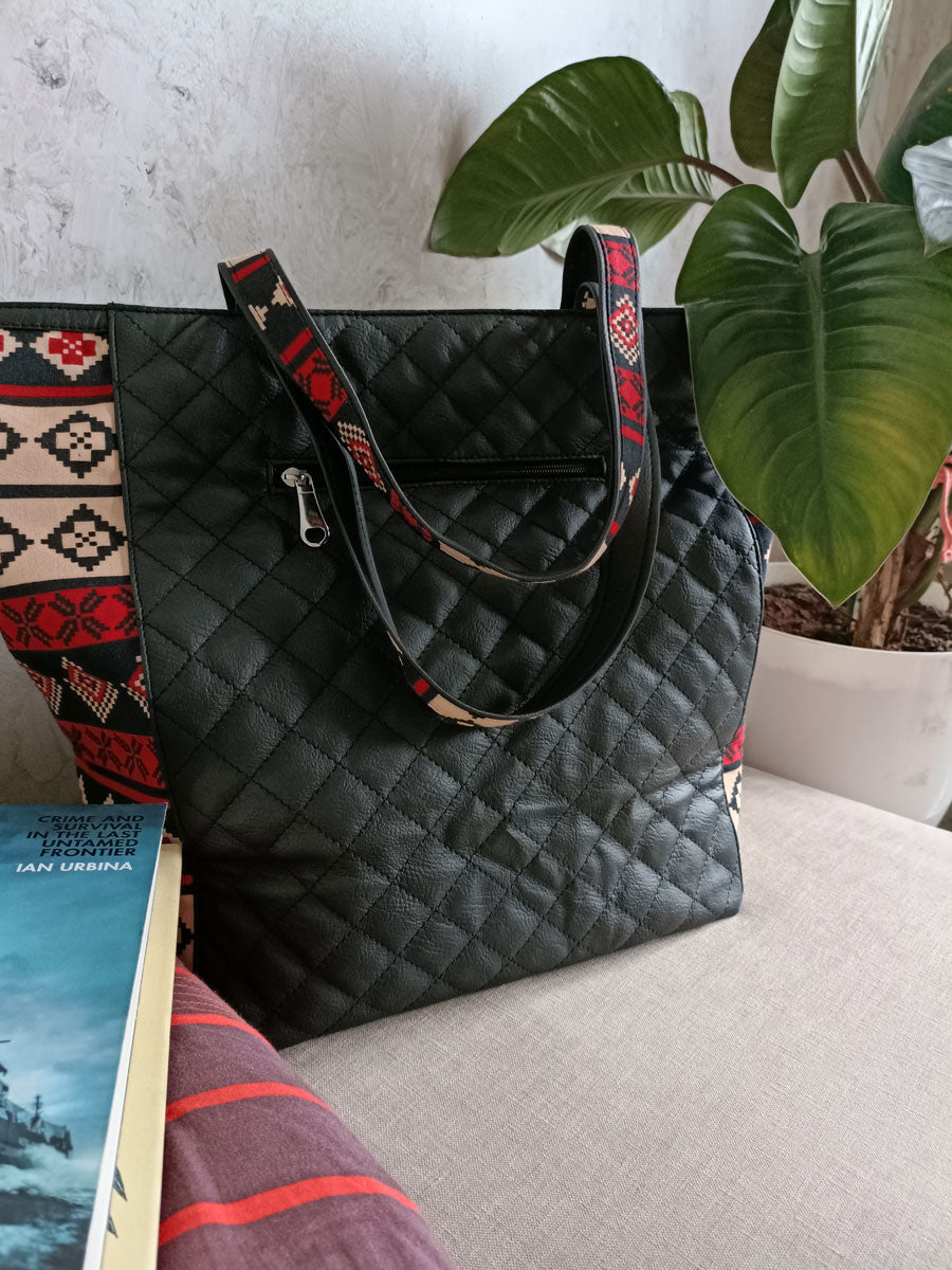 Step out tote