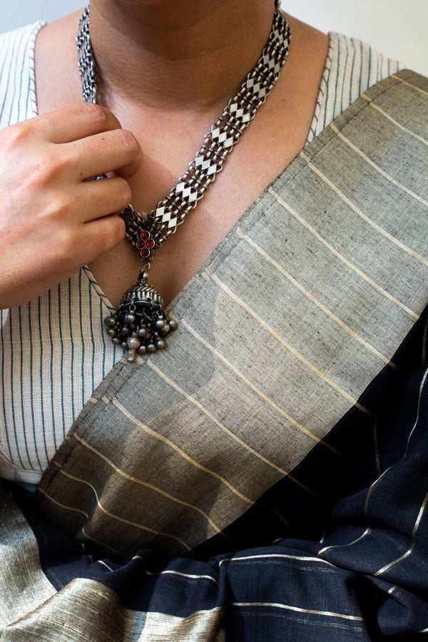 Yashthi necklace