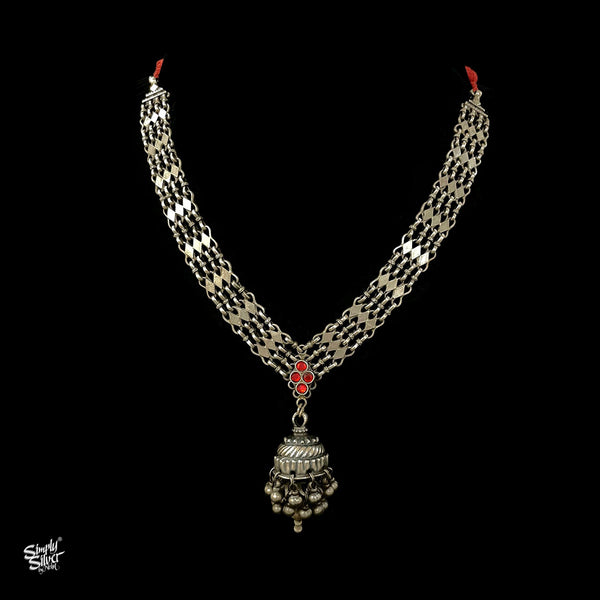 Yashthi necklace