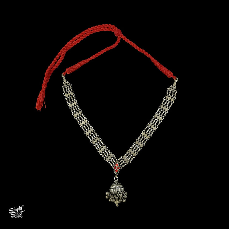 Yashthi necklace