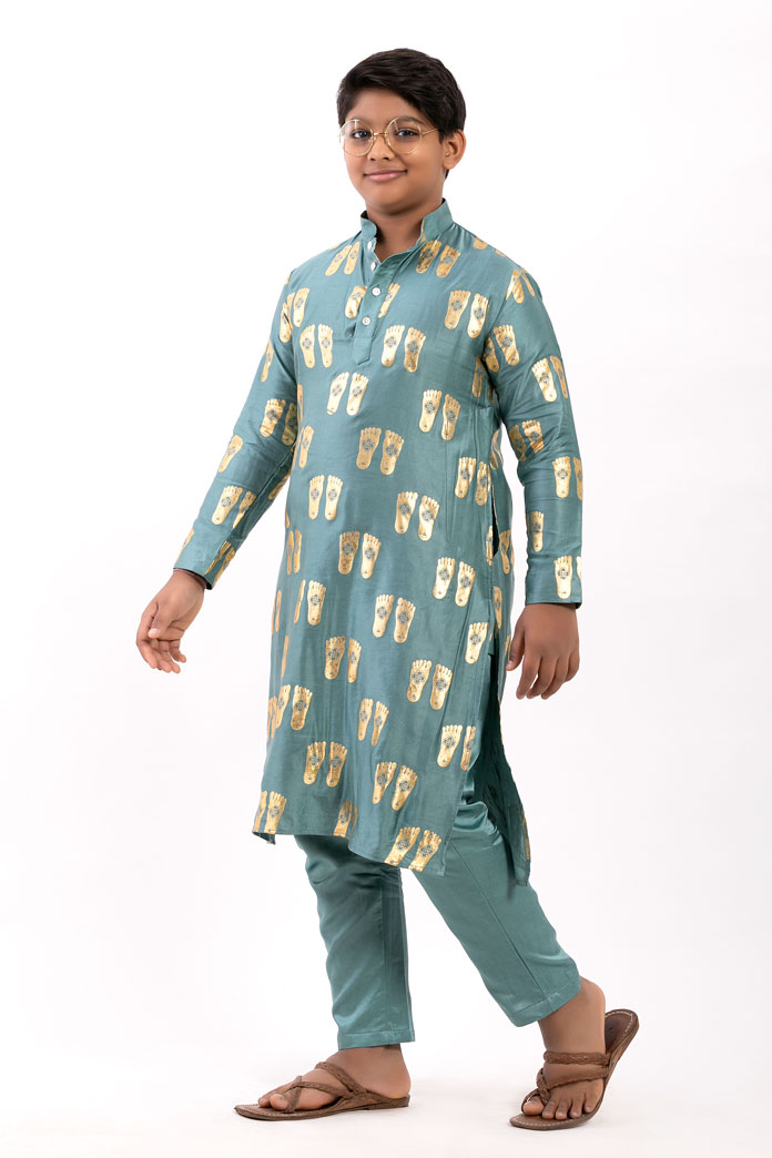 Foot print kurta set( boy)